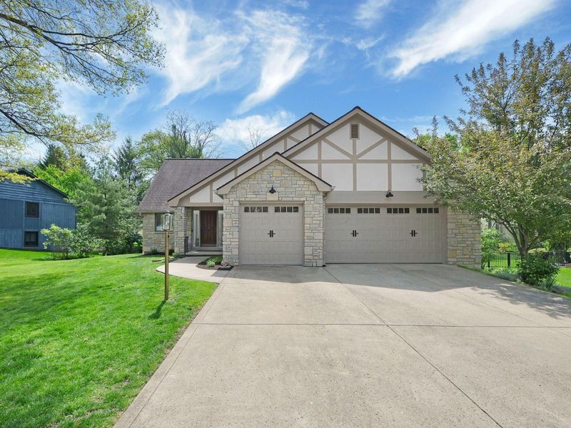 421 Heather Lane, Powell, OH 43065 Photo 3