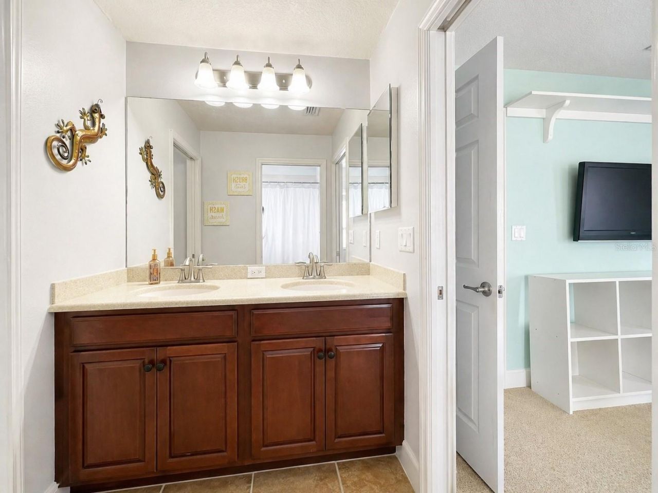 1269 Western Pine Circle, Sarasota, FL 34240 Photo