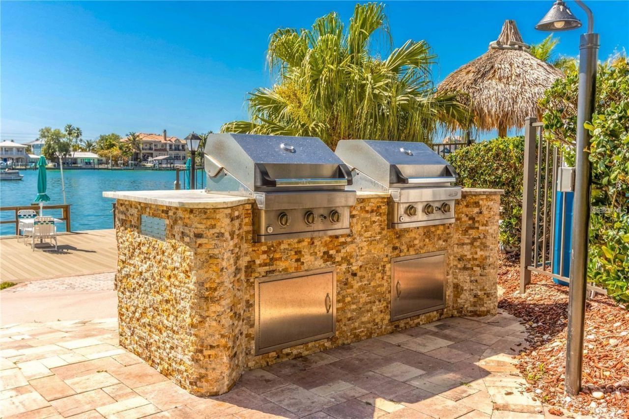 736 Island Way, Unit 804, Clearwater, FL 33767 Photo