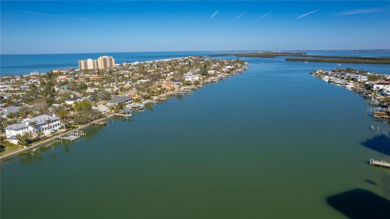 736 Island Way, Unit 804, Clearwater, FL 33767 Photo