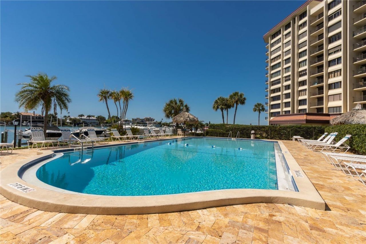 736 Island Way, Unit 804, Clearwater, FL 33767 Photo