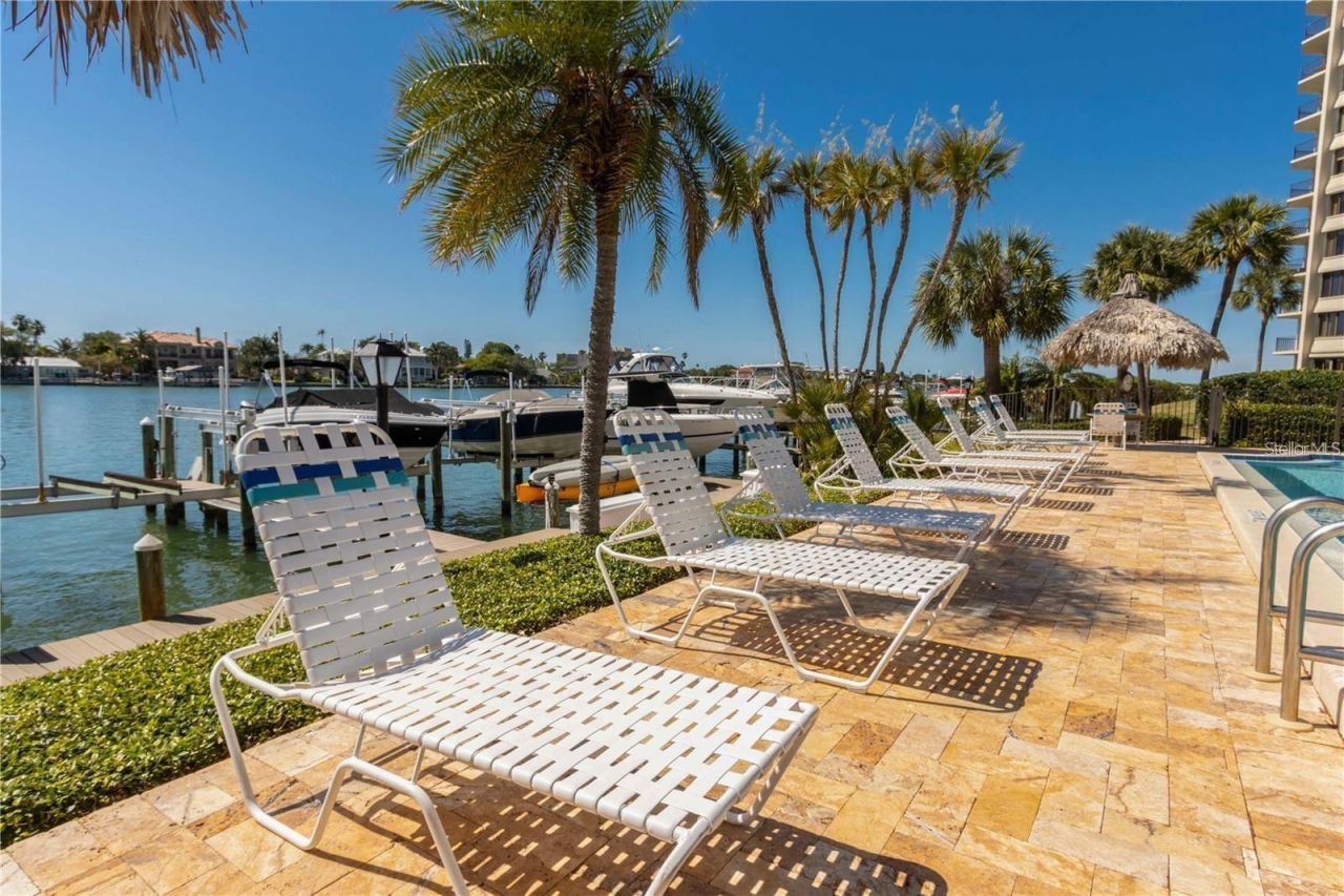 736 Island Way, Unit 804, Clearwater, FL 33767 Photo