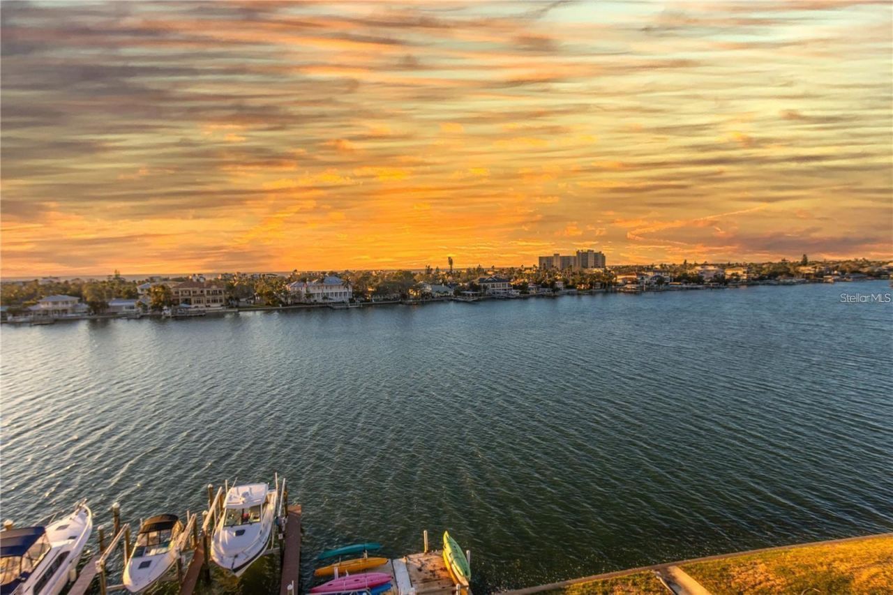 736 Island Way, Unit 804, Clearwater, FL 33767 Photo