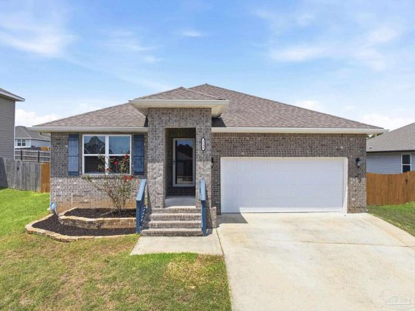 5598 Guinevere Ln, Milton, FL 32583