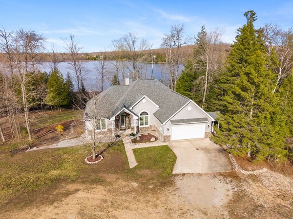 10820 Ingleside Road, Levering, MI 49755