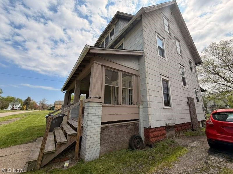 197 W Delason Avenue, Youngstown, OH 44507 Photo 2