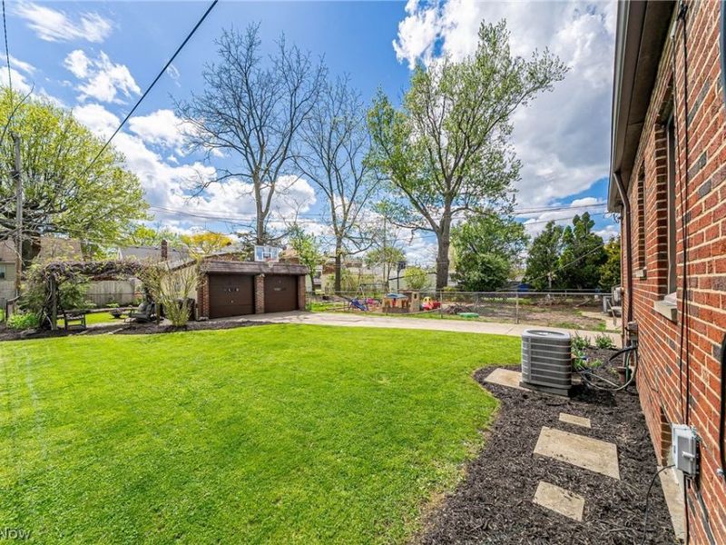 7415 Jameson Road, Parma, OH 44129 Photo 36