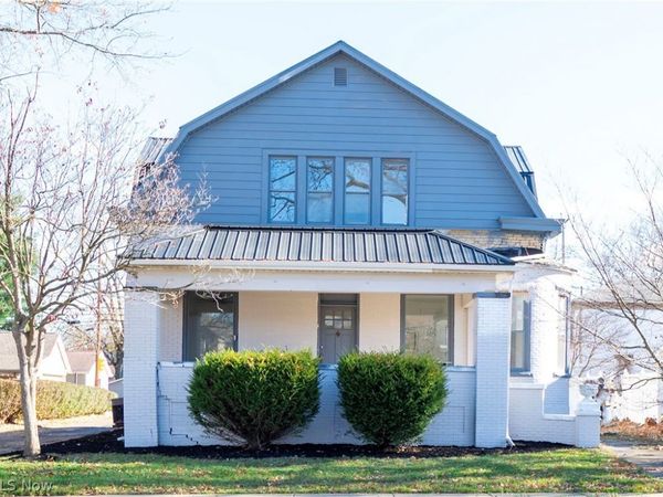 911 N Water Street , Uhrichsville, OH 44683