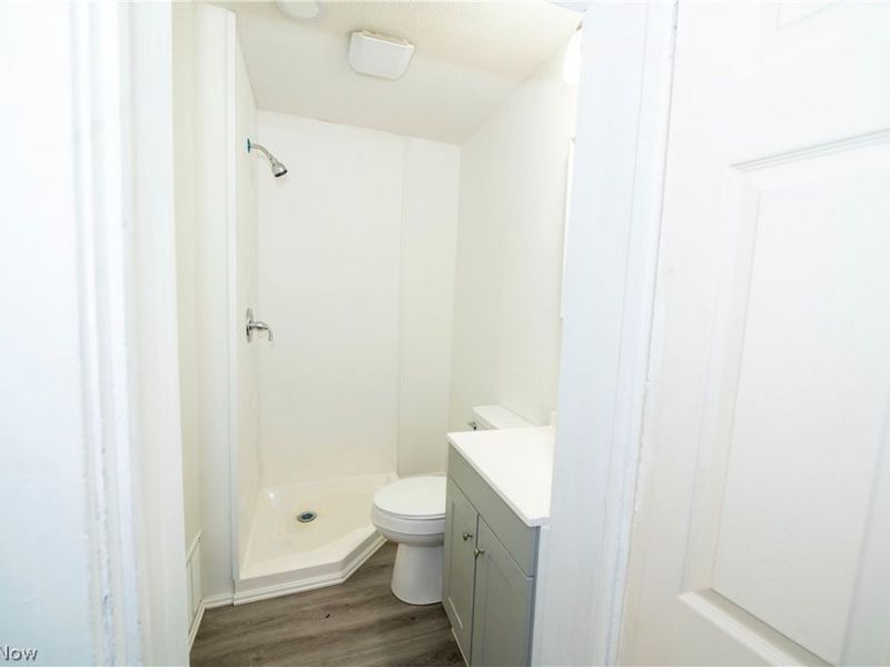911 N Water Street , Uhrichsville, OH 44683 Photo 20