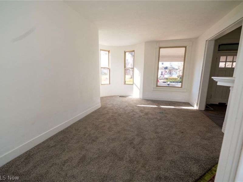 911 N Water Street , Uhrichsville, OH 44683 Photo 9