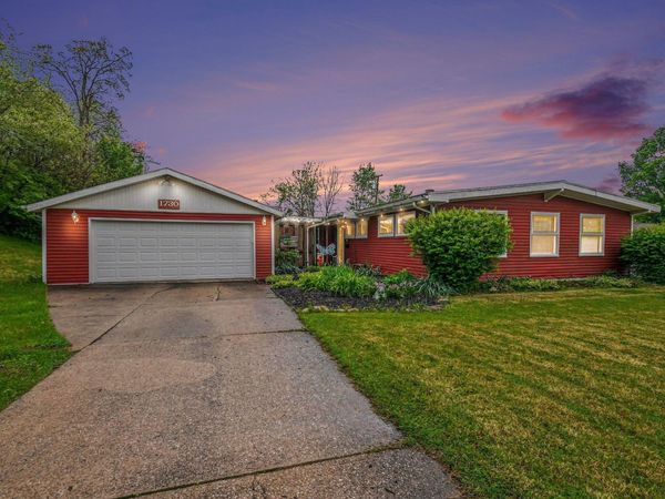 1730 Ridgedale Road, South Bend, IN 46614