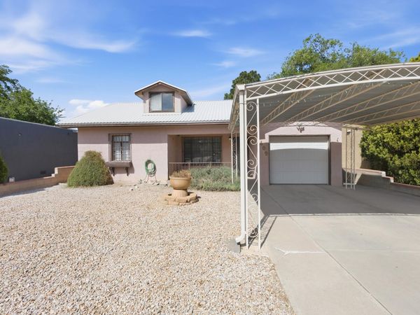 409 Valencia Drive NE, Albuquerque, NM 87108