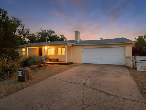 801 Amherst Drive NE, Albuquerque, NM 87106