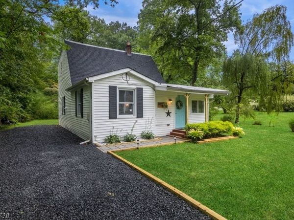 173 Bungalow Ter, Long Hill, NJ 07946