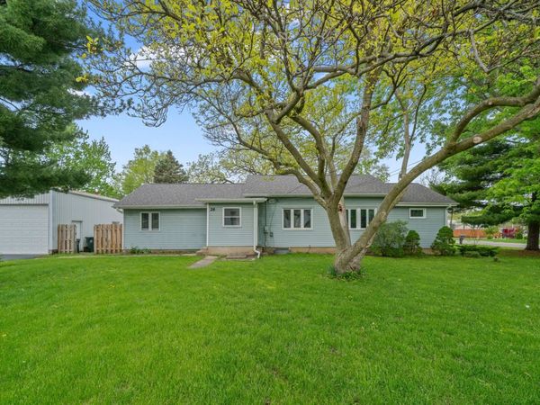 26 Cross Street , Bristol, IL 60512