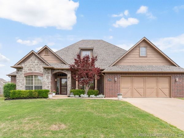 2401 S 14th Street, Broken Arrow, OK 74012