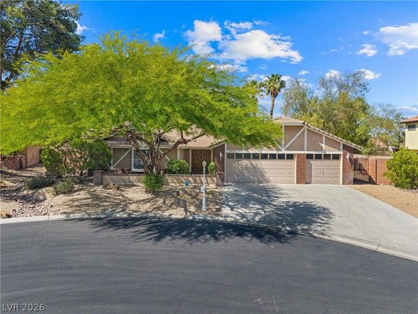 6830 Trinity Court , Las Vegas, NV 89146