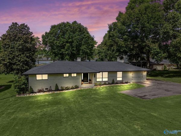 6304 Spring Creek Drive, Guntersville, AL 35976