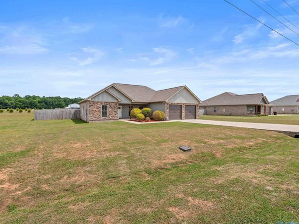 15122 Blackburn Road, Athens, AL 35611