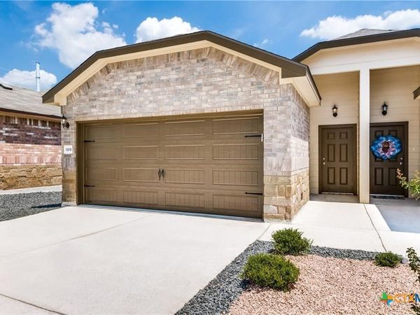 1114 Renee Way , Seguin, TX 78155