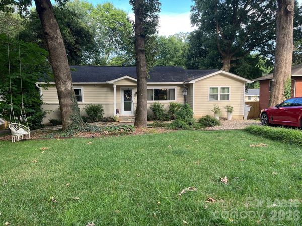 544 Manhasset Road , Charlotte, NC 28209