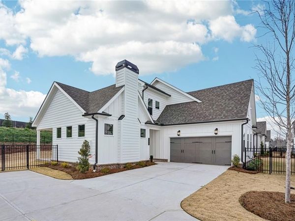 563 Pearl Street , Cumming, GA 30040