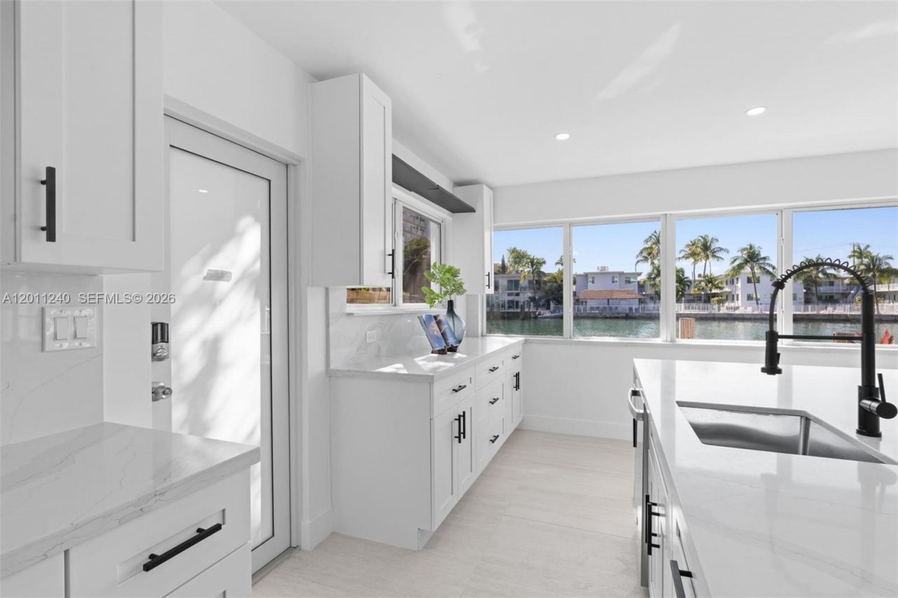 7286 Gary Ave , Miami Beach, FL 33141 Photo