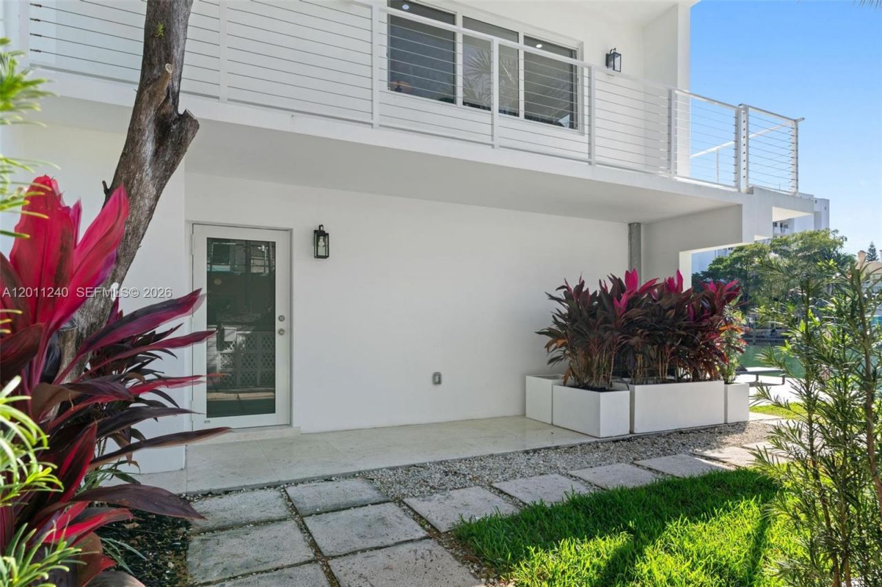 7286 Gary Ave , Miami Beach, FL 33141 Photo