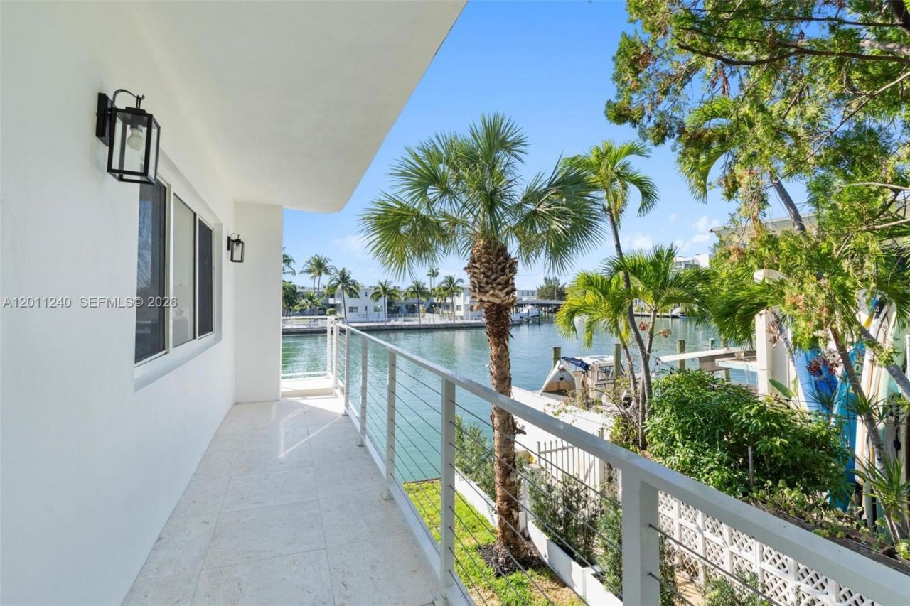 7286 Gary Ave , Miami Beach, FL 33141 Photo