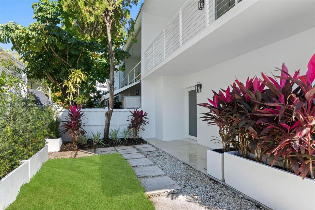 7286 Gary Ave , Miami Beach, FL 33141 Photo