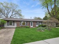 932 W Weathersfield Way, Schaumburg, IL 60193 primary photo