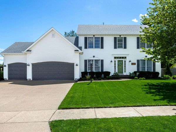 2611 Heather Glen Circle , Bettendorf, IA 52722
