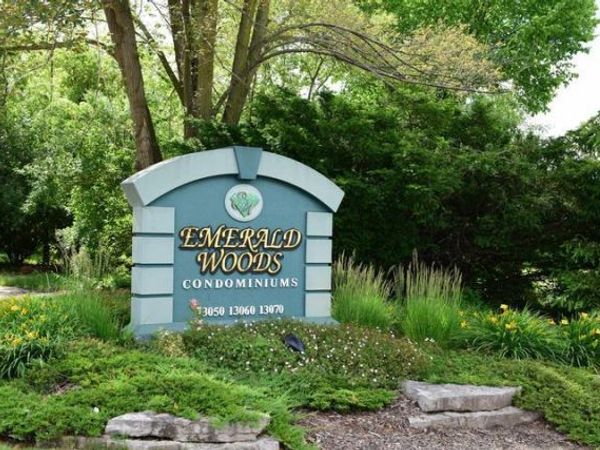 13060 W Bluemound Rd Rd, Unit 201, Elm Grove, WI 53122