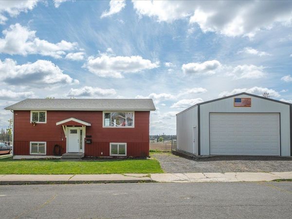 1323 Pineview St, Cheney, WA 99004