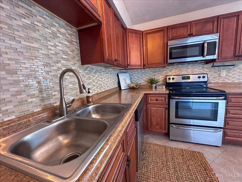 5215 Scotland Drive, Delhi Twp, OH 45238 Photo 9