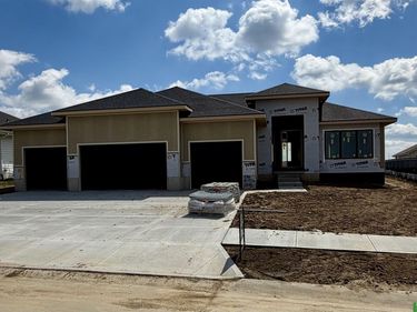 5701 N 197th Street , Elkhorn, NE 68022