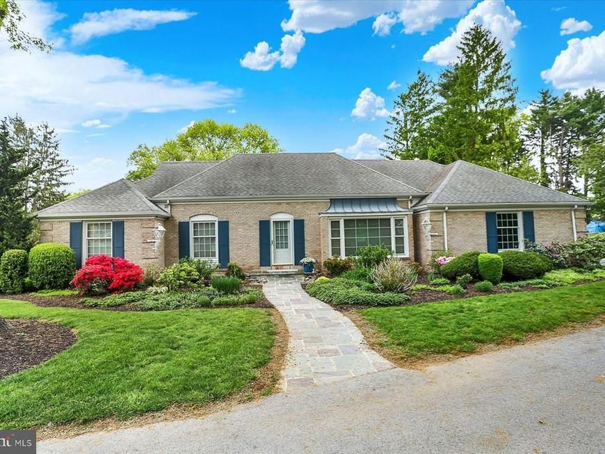 23 W West Lawn Circle, Wormleysburg, PA 17043 Main Photo