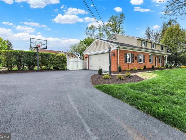 560 VALLEY VIEW DRIVE , NEW HOLLAND, PA 17557