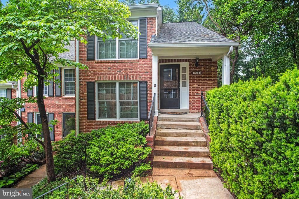 2536 S Walter Reed Drive, Unit E, Arlington, VA 22206 Main Photo