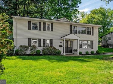 1109 HILLCREST DRIVE SW, VIENNA, VA 22180