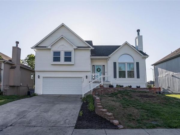 14891 S Summit Street, Olathe, KS 66062