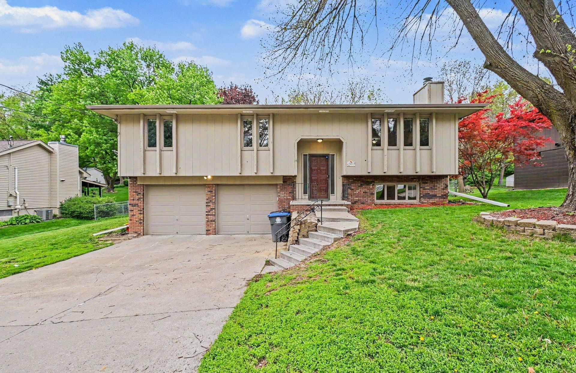 900 Mckenzie Avenue, Council Bluffs, IA 51503 Main Photo