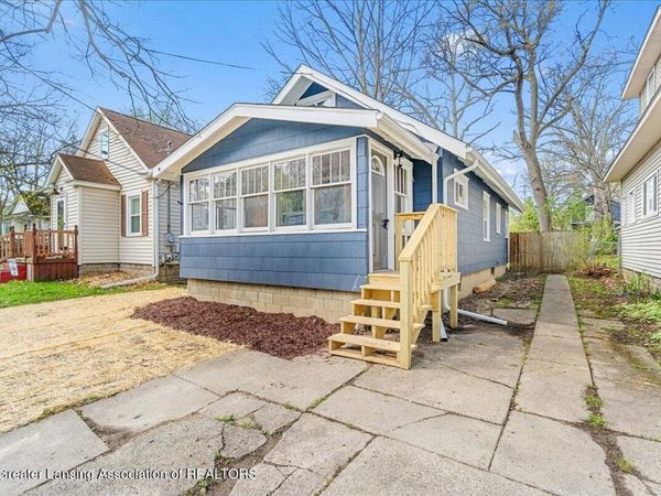 710 Leslie Street, Lansing, MI 48912