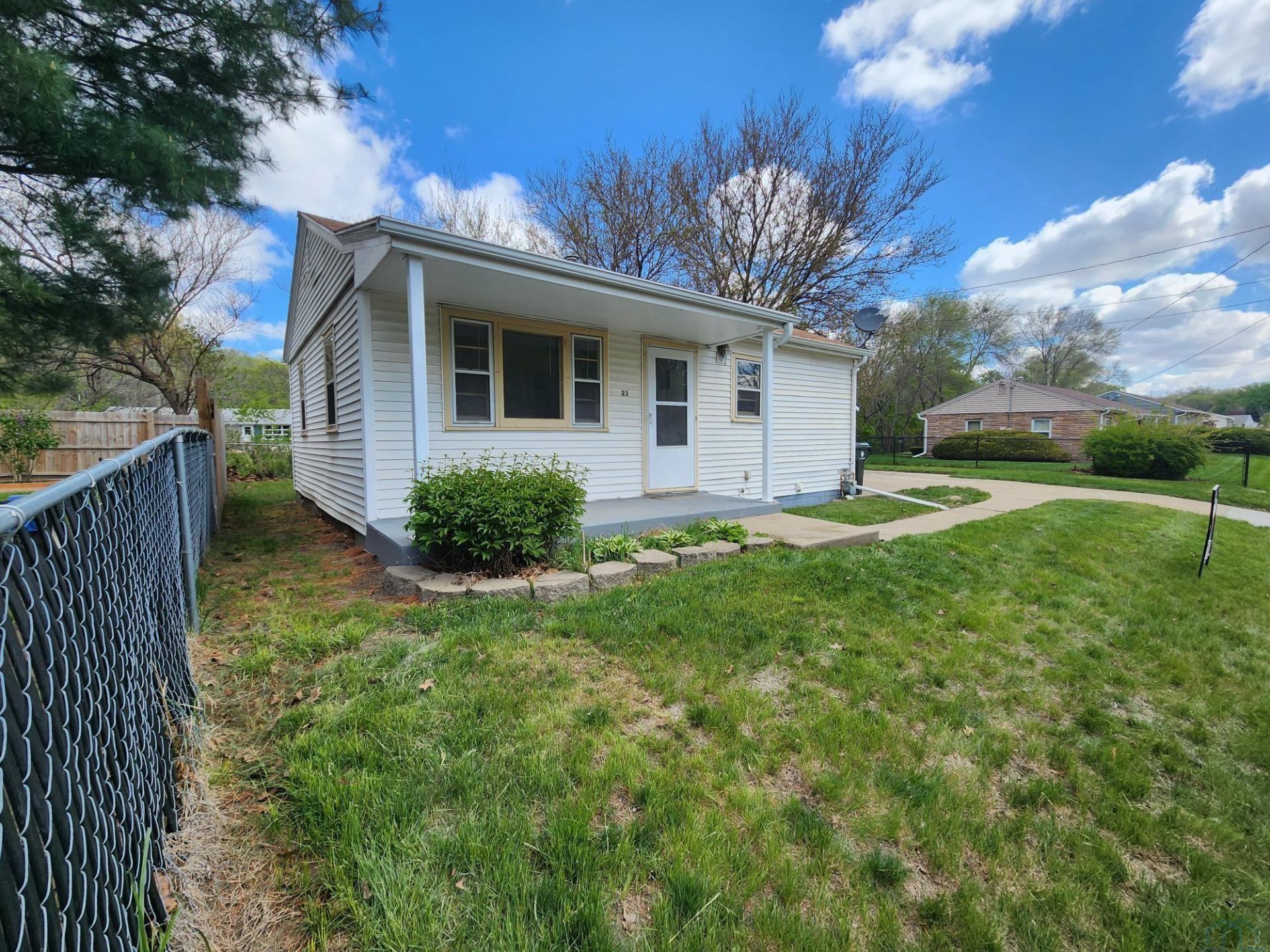 23 Perry Lane, Sioux City, IA 51104 Main Photo