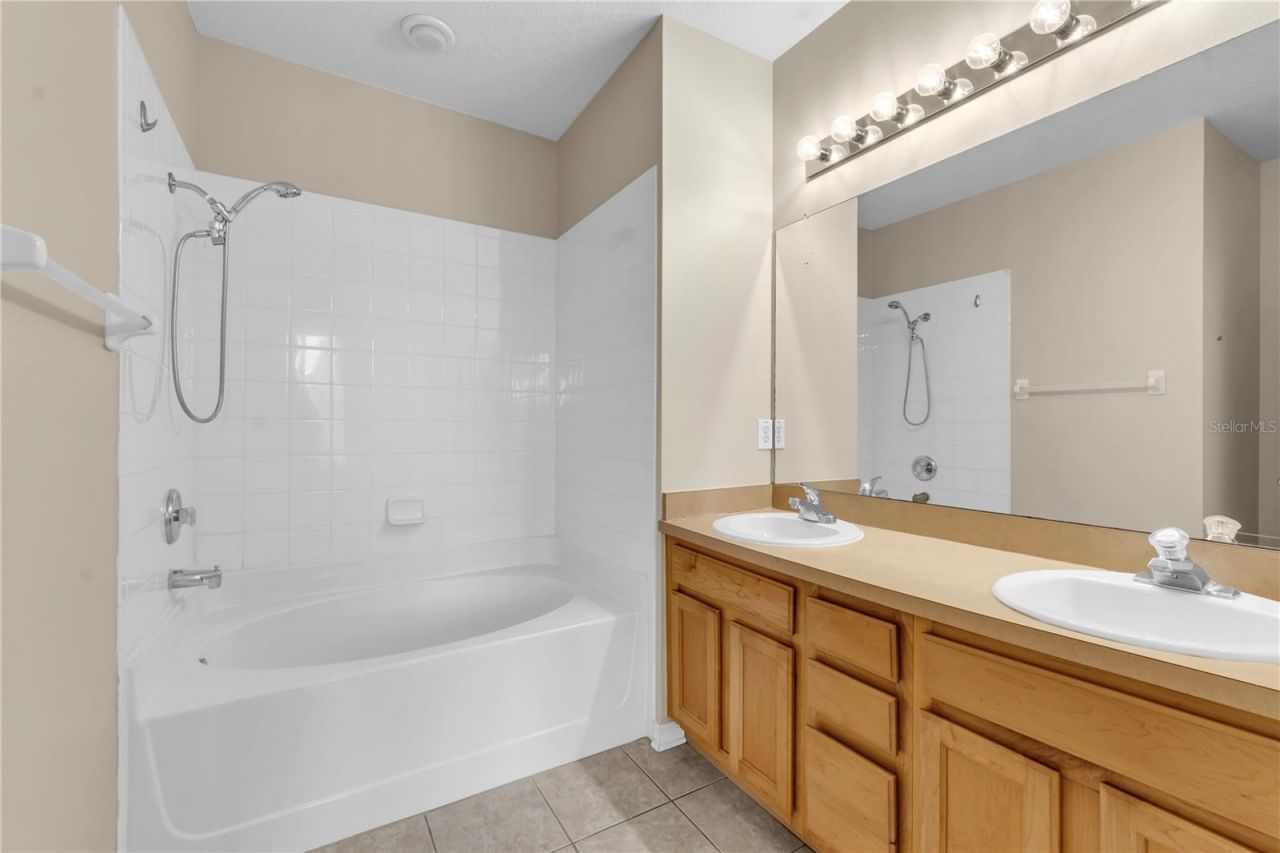 3115 Bayshore Oaks Drive, Tampa, FL 33611 Photo