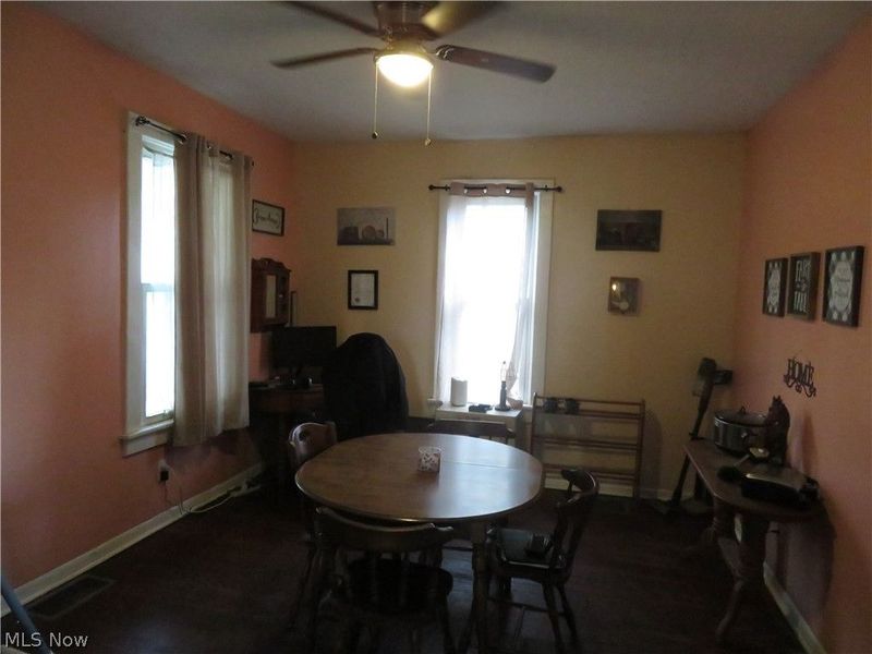 53 E North Avenue, East Palestine, OH 44413 Photo 4