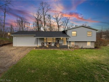7010 Stonecreek Avenue NE, Canton, OH 44721