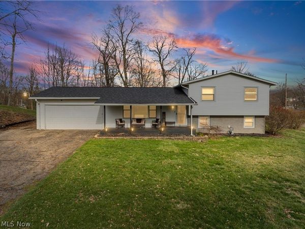 7010 Stonecreek Avenue NE, Canton, OH 44721