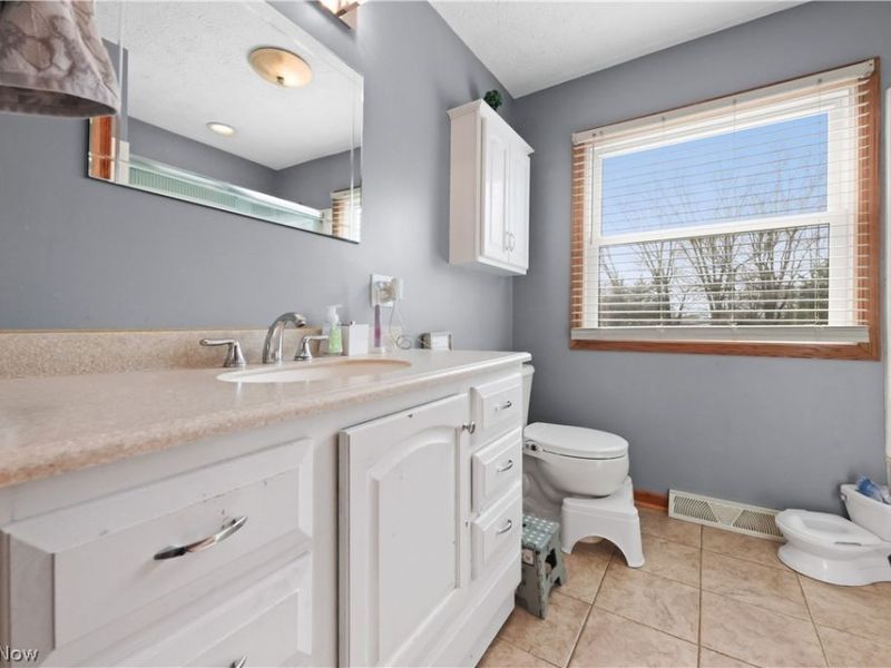 7010 Stonecreek Avenue NE, Canton, OH 44721 Photo 19