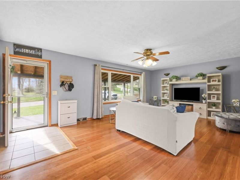 7010 Stonecreek Avenue NE, Canton, OH 44721 Photo 4